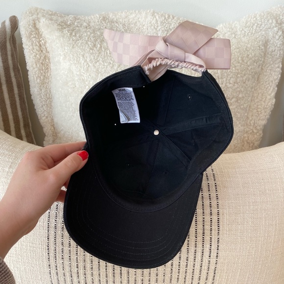 vans hat with bow back - Picture 1 of 9
